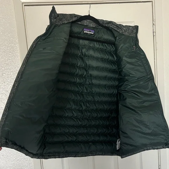 Patagonia Forestland Green Quilted Vest - Picture 4 of 5